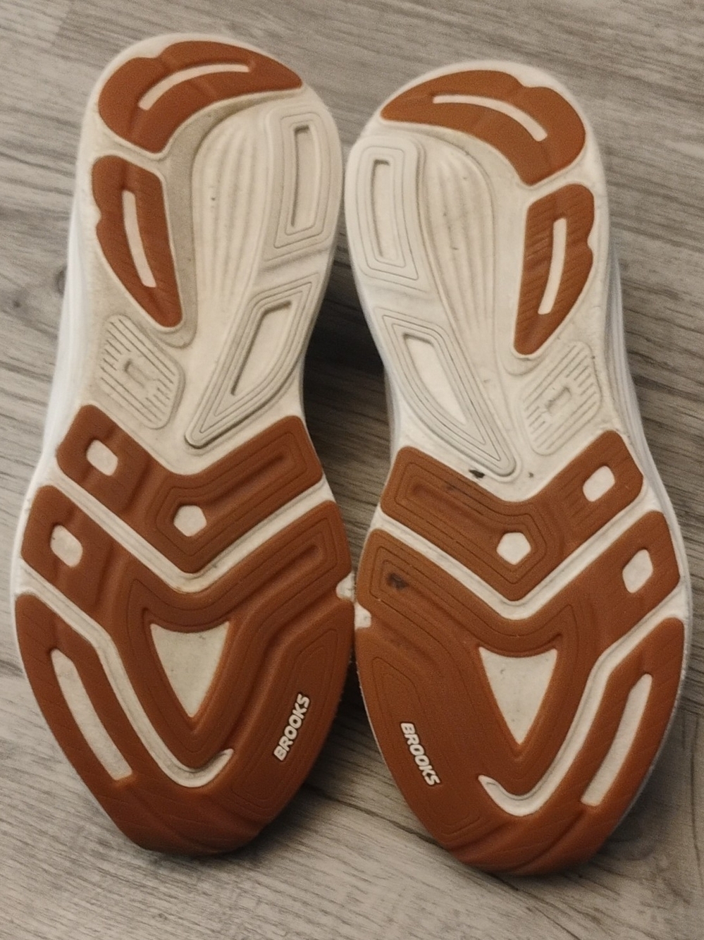 Brooks Revel 8 White Running Shoes - Lightweight Performance Women's Size 8.5D - Picture 8 of 9